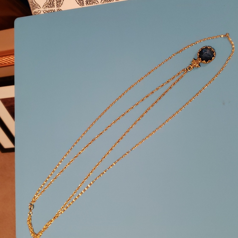 Elegant Gold tone Pendant Necklace